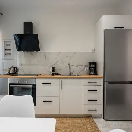 Ourania 2 Apartment
