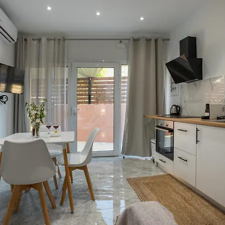 Ourania 2 Apartment